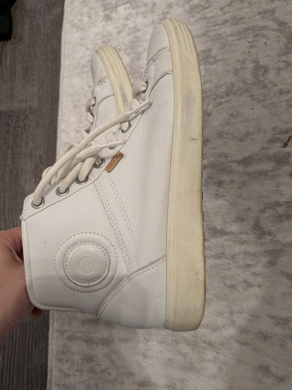 ECCO Soft Woman's High-Top Leather Sneakers